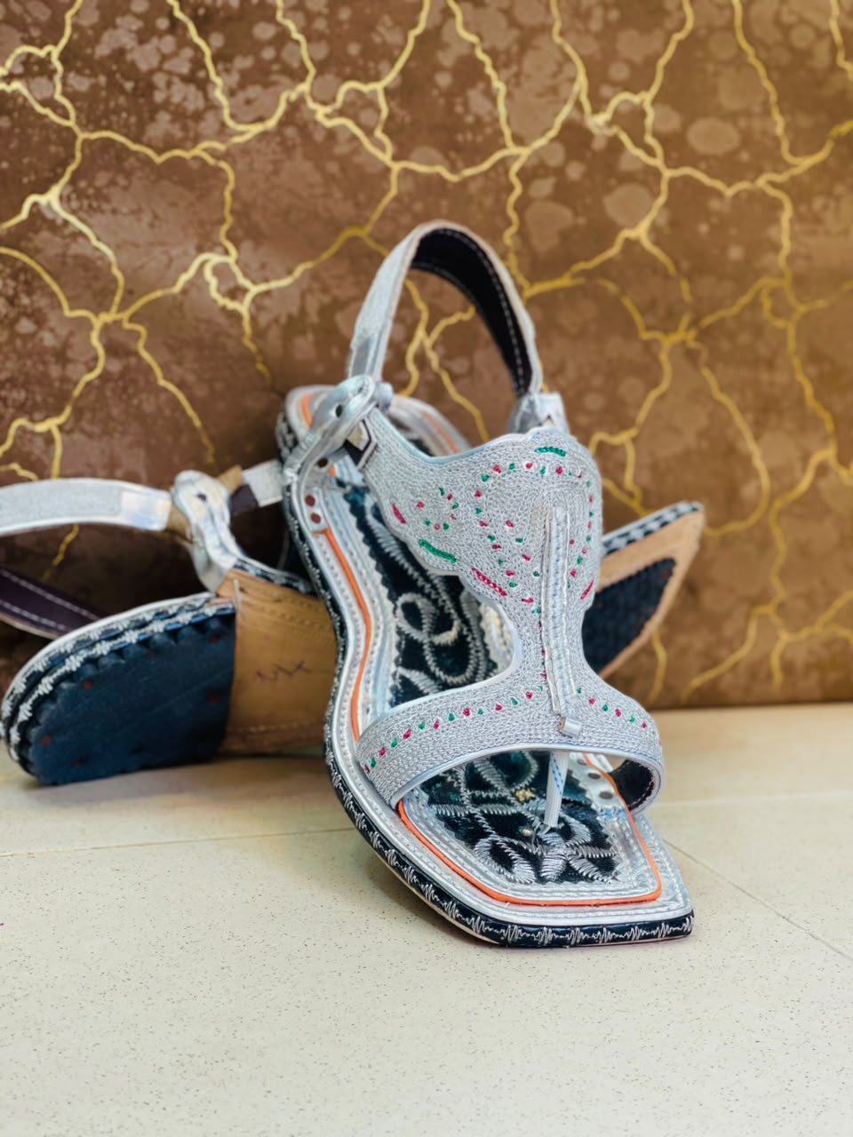 Premium Handcrafted White Silver Zari Tilla Khotti Chappal – Luxury Festive Kheri