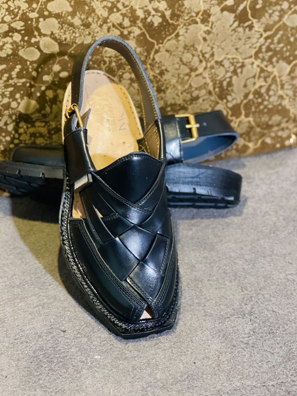 Men's Black Cross-Strap  – Stylish Traditional Narozi Chpal