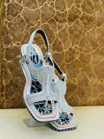 Premium Handcrafted White Silver Zari Tilla Khotti Chappal – Luxury Festive Kheri
